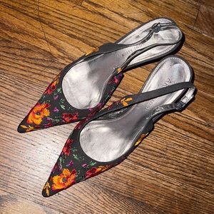 Black with crocheted multicolor flowers size 7 Anne Klein